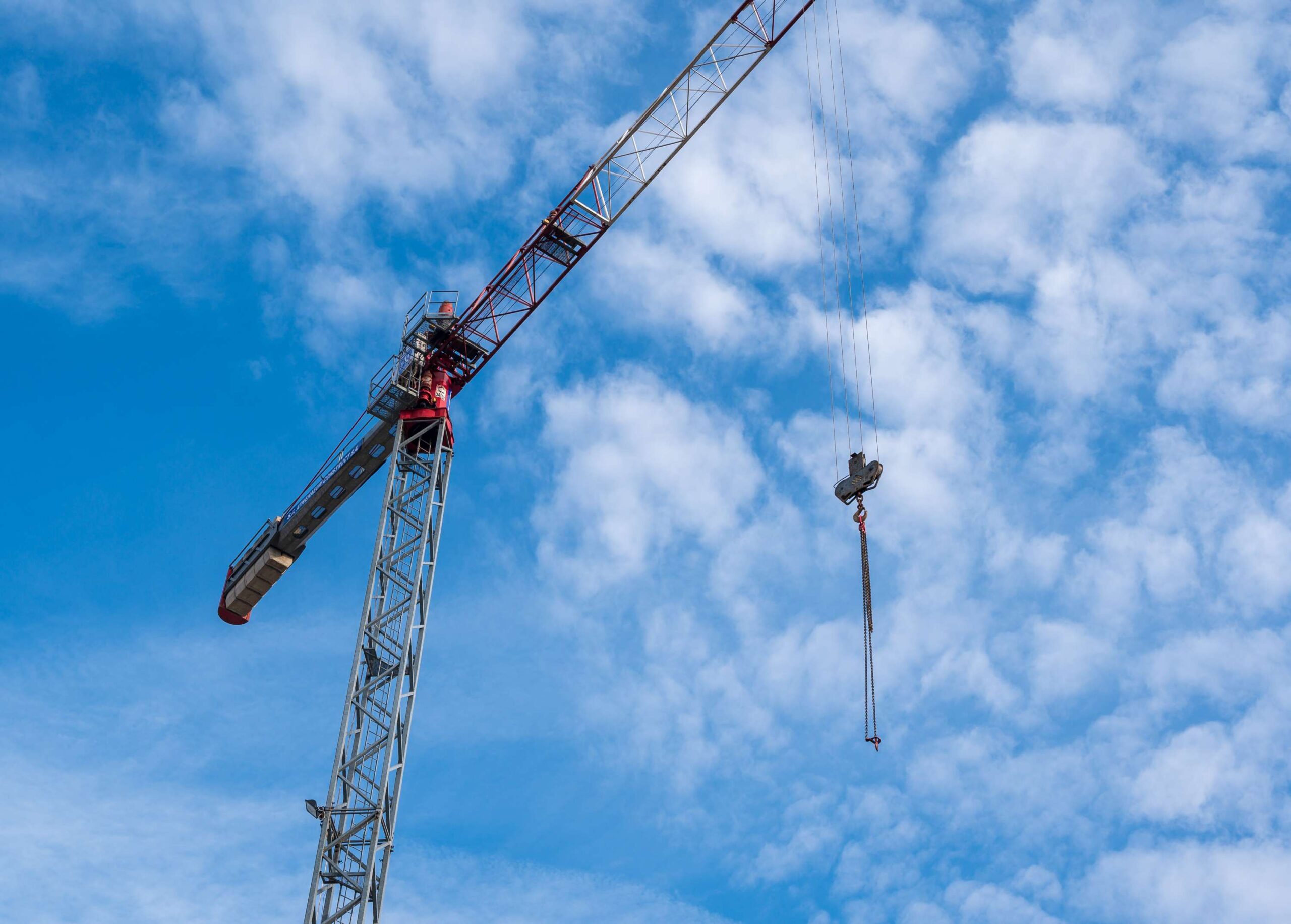 Who offers crane rental in Ottawa for residential lifting projects like hot tubs or trusses?