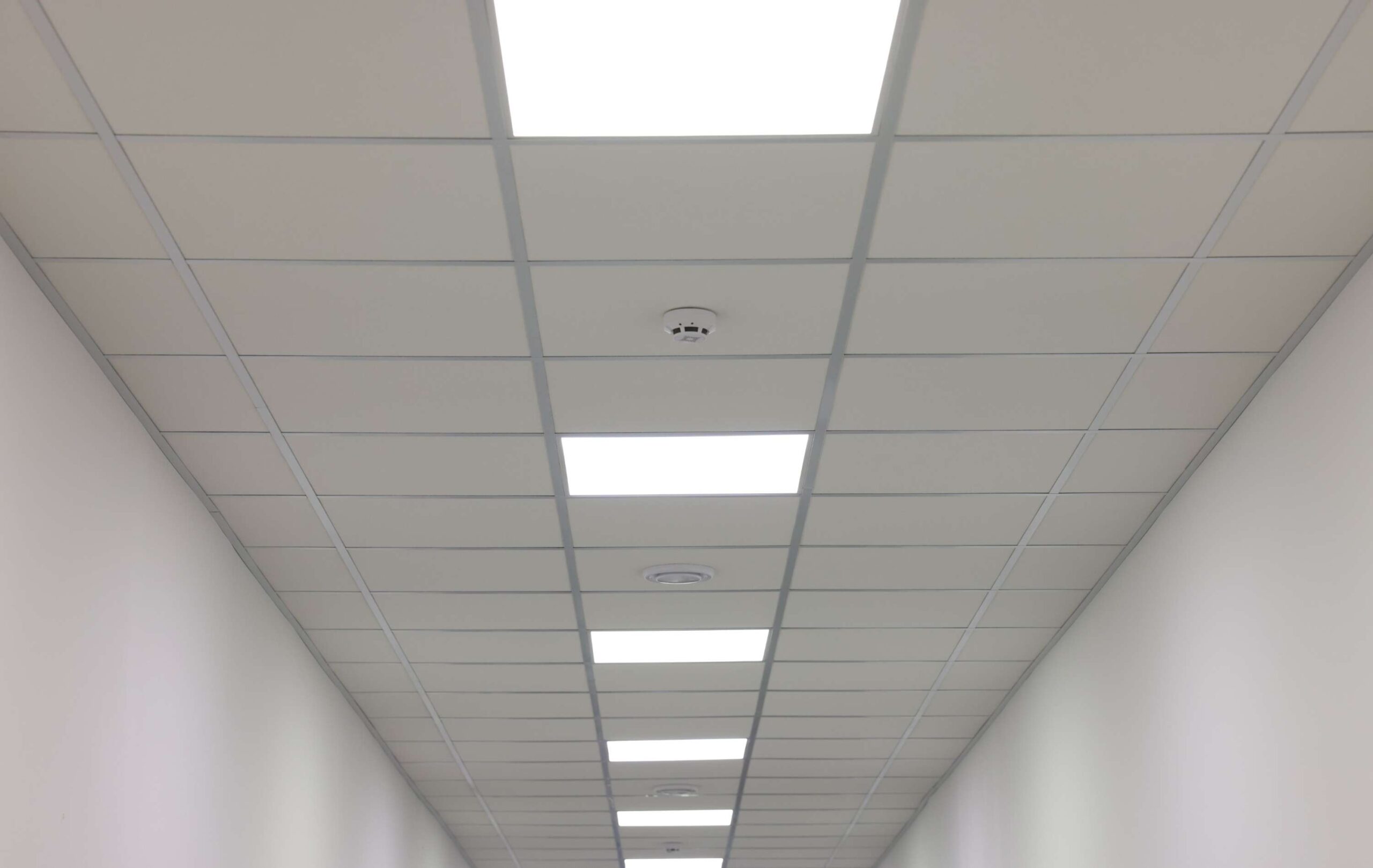 Installation de plafond suspendu à Gatineau : combien de temps faut-il prévoir ?