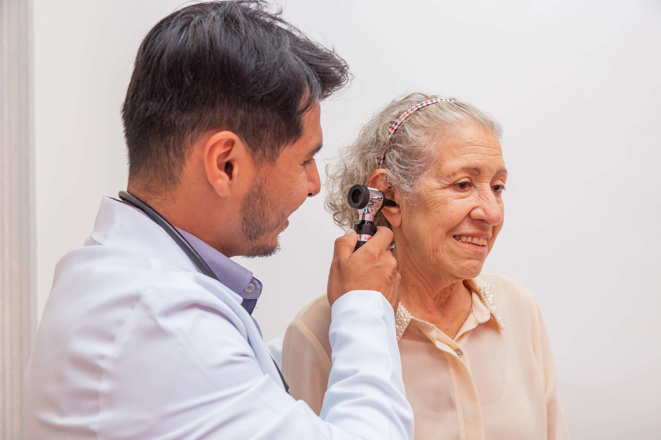 How Audiologists in Ottawa Support Seniors with Hearing Challenges