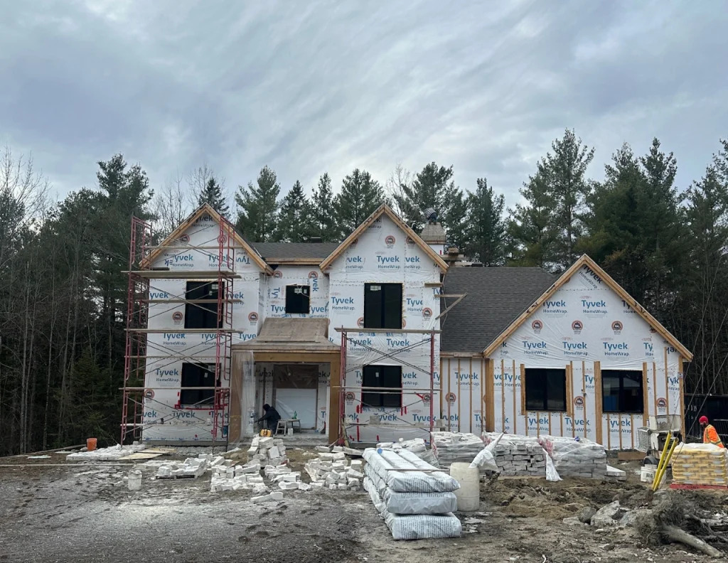 Construction de maison sur mesure à Gatineau : les tendances actuelles en design intérieur et extérieur