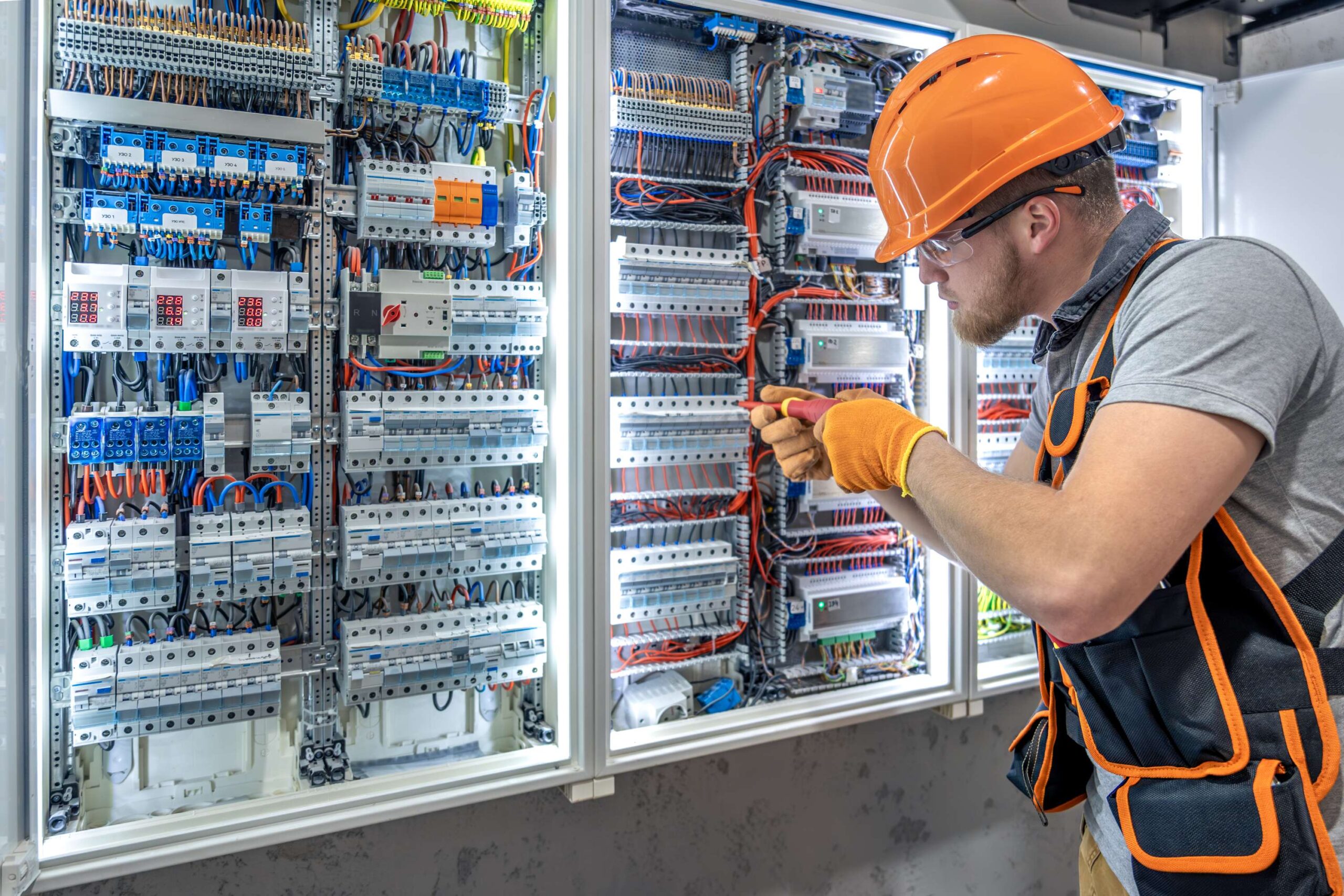 Commercial Electrician in Ottawa: Mistakes Businesses Make When Choosing Contractors