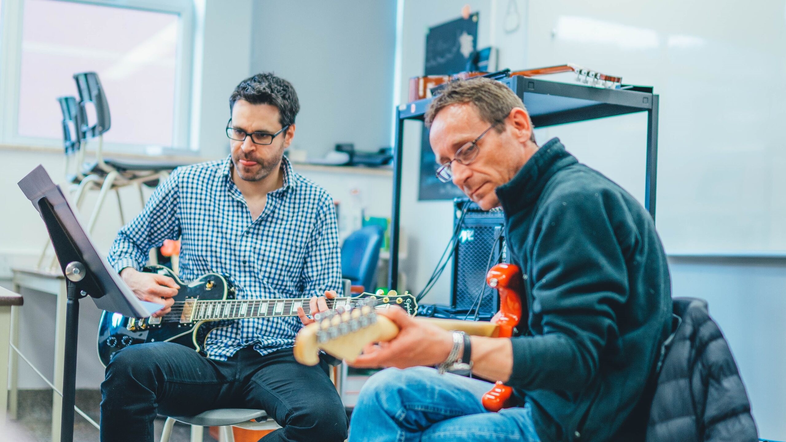 Who offers music lessons in Ottawa for complete beginners?